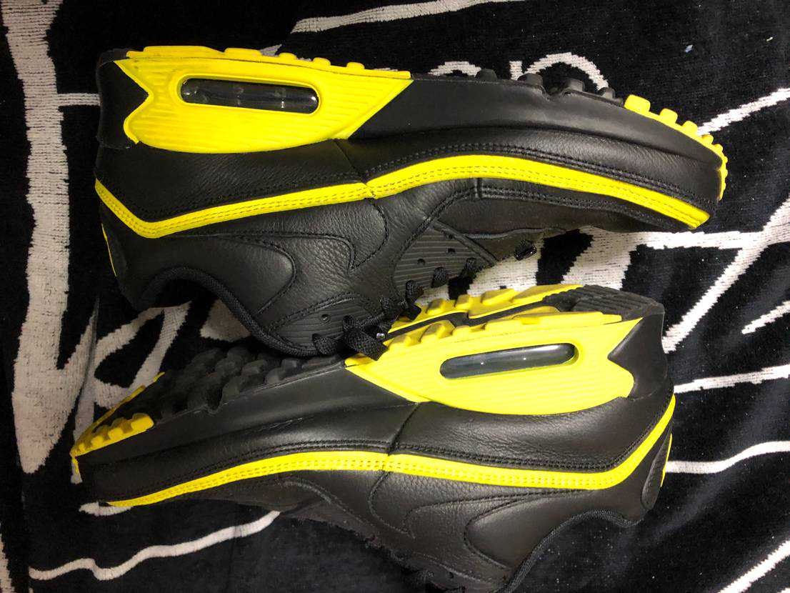 UNDEFEATED × Nike Air Max 90 "Black/Yellow"