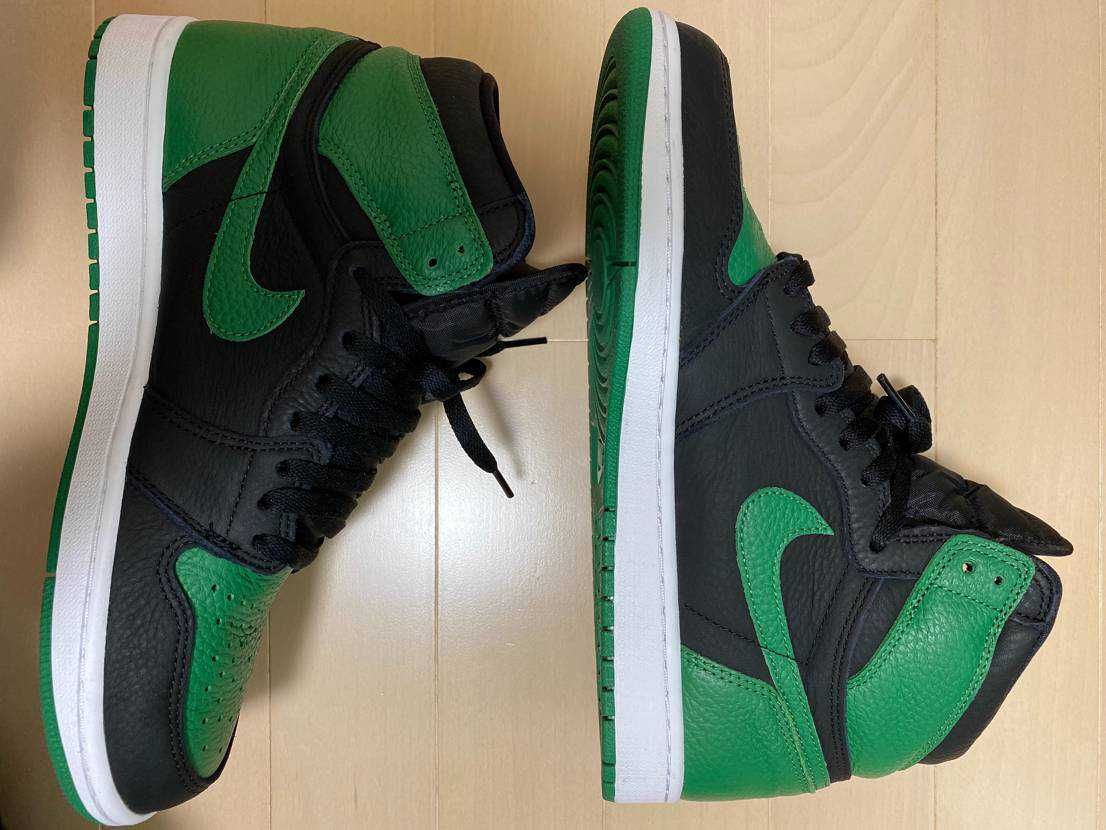 Nike Air Jordan 1 Retro High OG "Black/Pine Green" (2020)