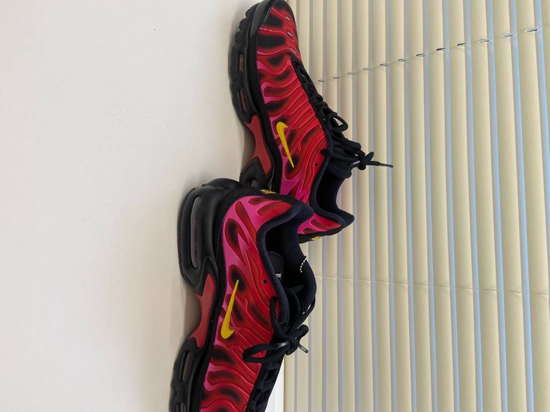 Supreme × Nike Air Max Plus "Hyper Grape"