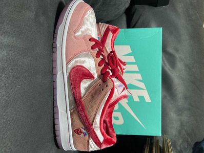 Strangelove × Nike SB Dunk Low "Valentine’s Day"