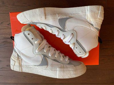 sacai × NIKE BLAZER MID "WHITE/WOLF GREY"