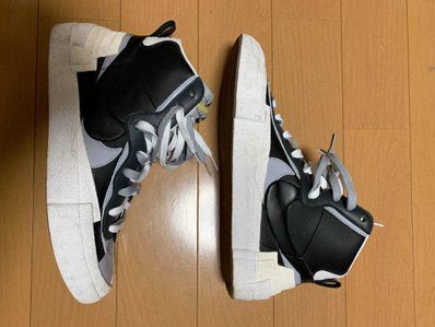 sacai × NIKE BLAZER MID "BLACK/WOLF GREY/WHITE"