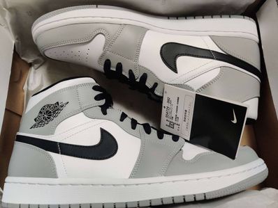Nike Air Jordan 1 Mid "Light Smoke Grey/White/Black"