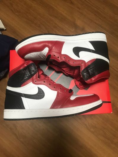 Nike Women's Air Jordan 1 High OG "Satin Red"