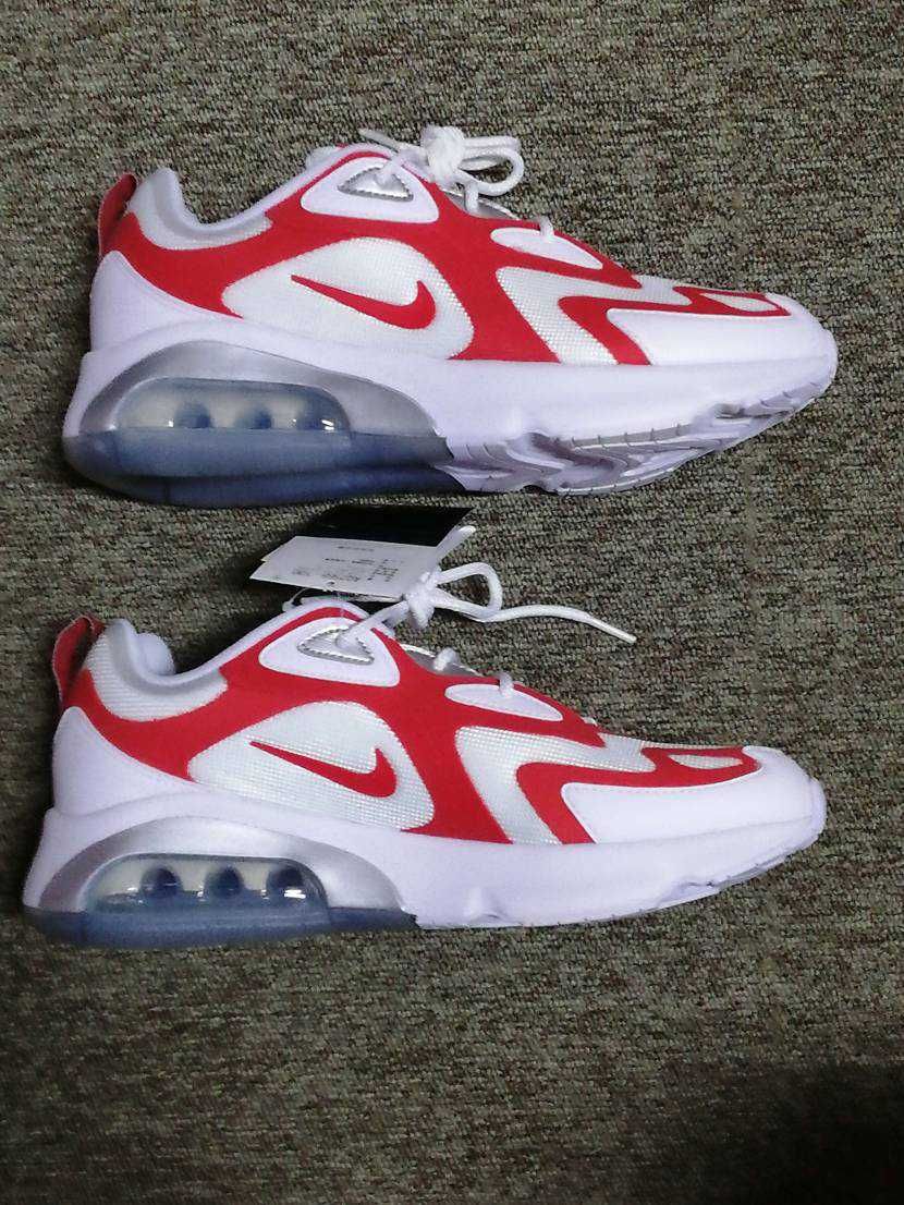 ナイキ エアマックス200 "ホワイト/ユニバーシティレッド"