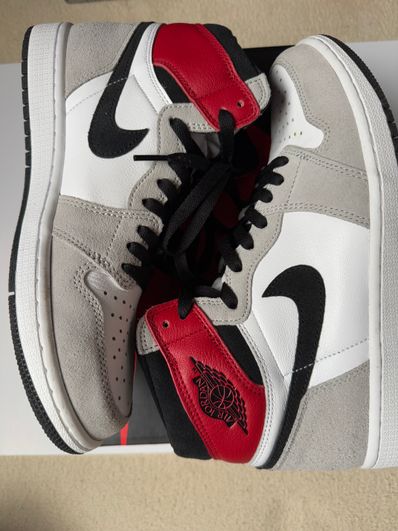 Nike Air Jordan 1 High OG "White/Black/Light Smoke Grey"