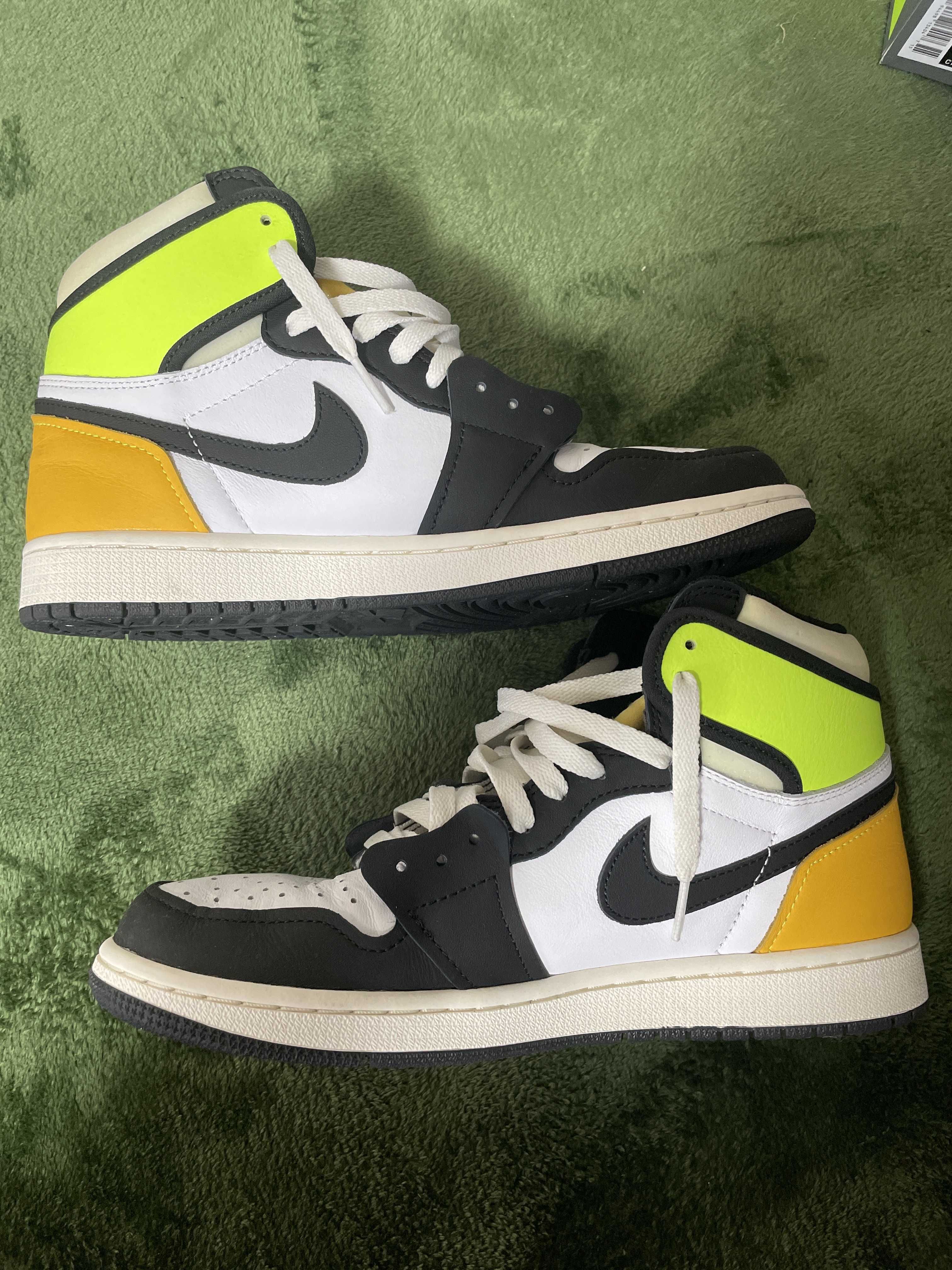 Nike Air Jordan 1 High OG "Volt Gold"