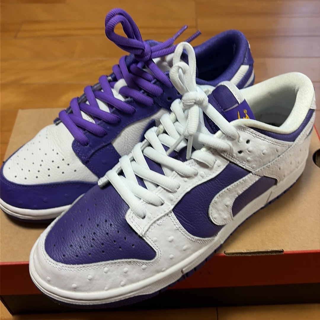 Nike Women's Dunk Low "Made You Look"