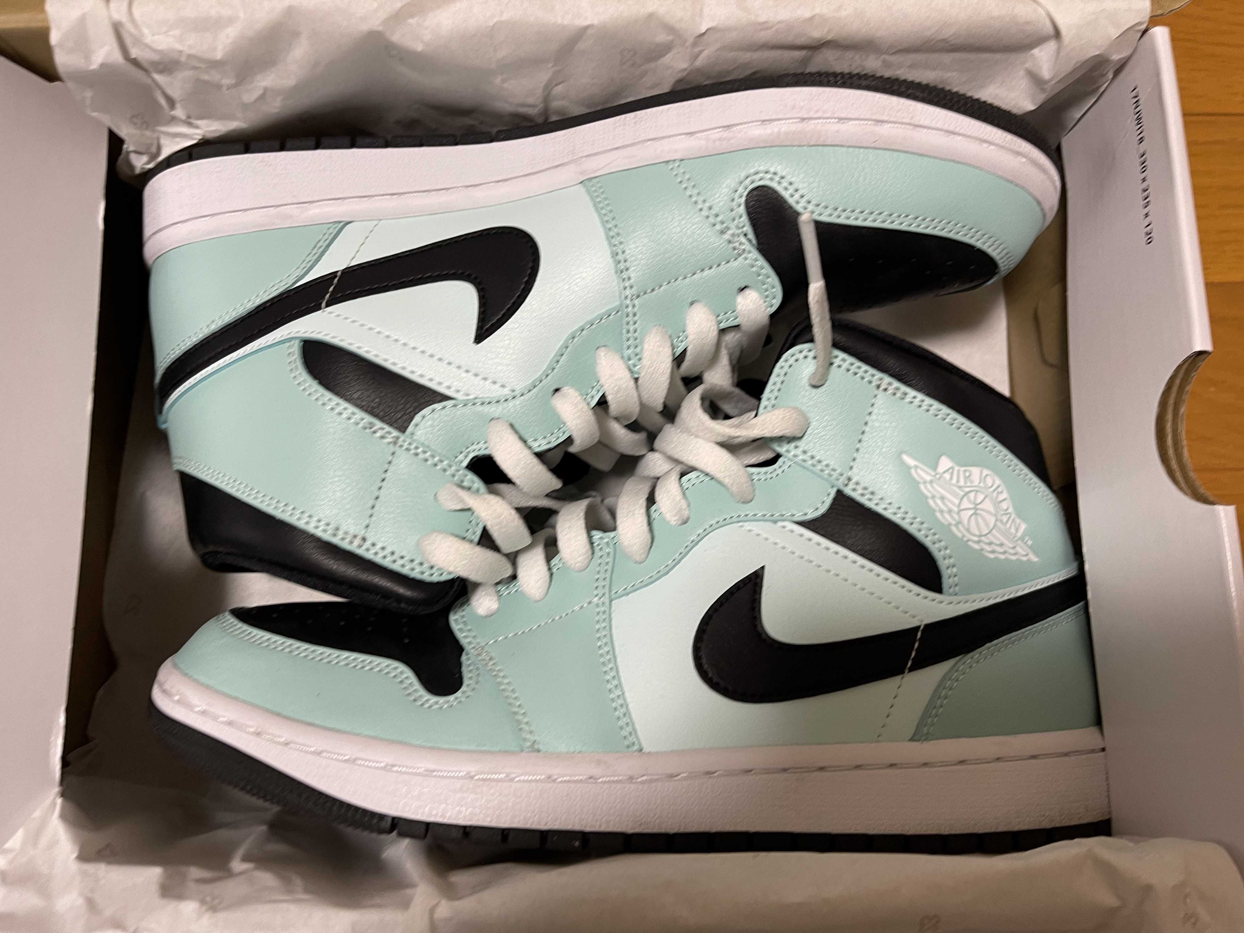 NIKE Women's AIR JORDAN 1 MID "AQUA BLUE"