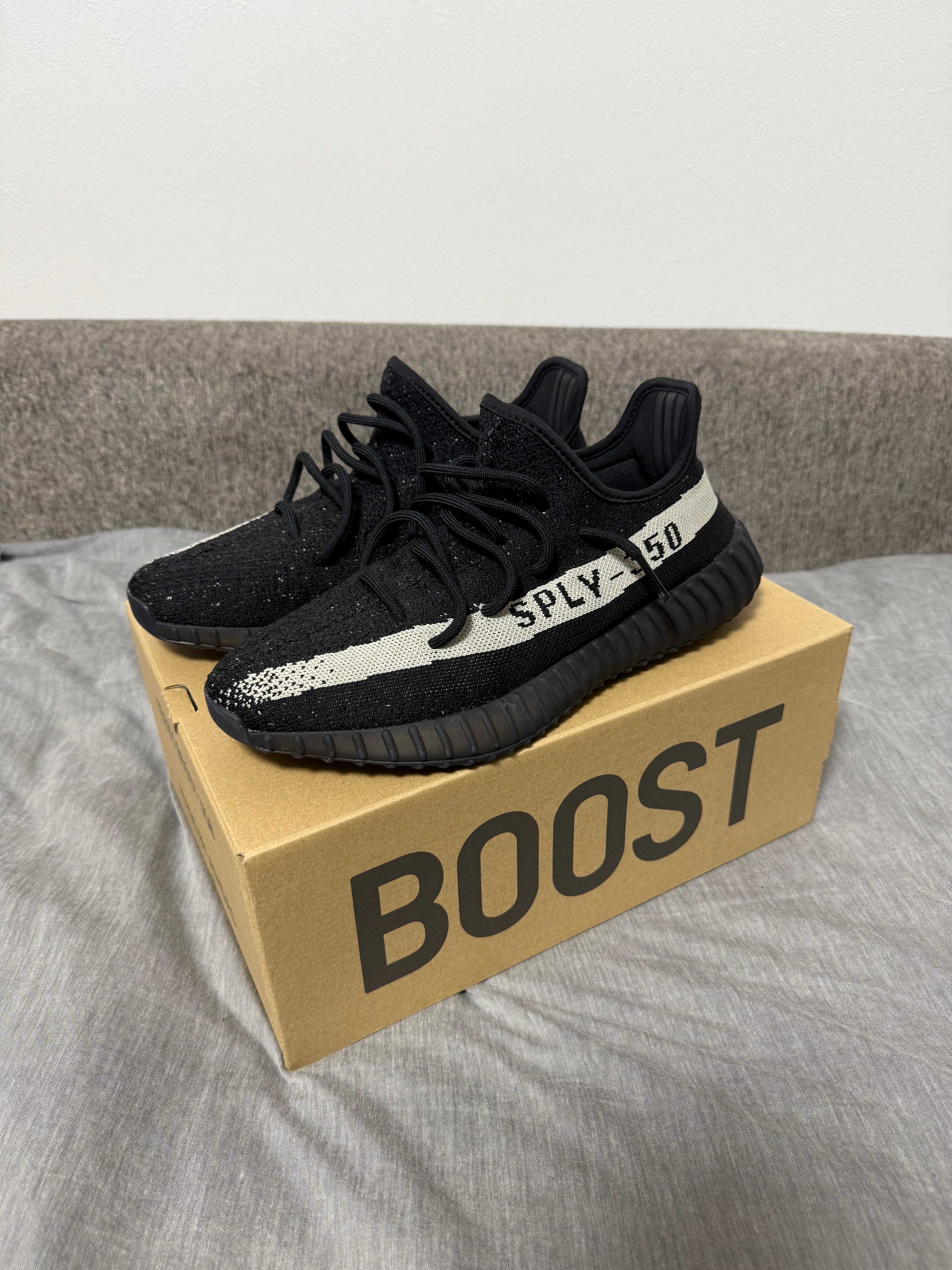 adidas YEEZY Boost 350 V2 "Oreo"