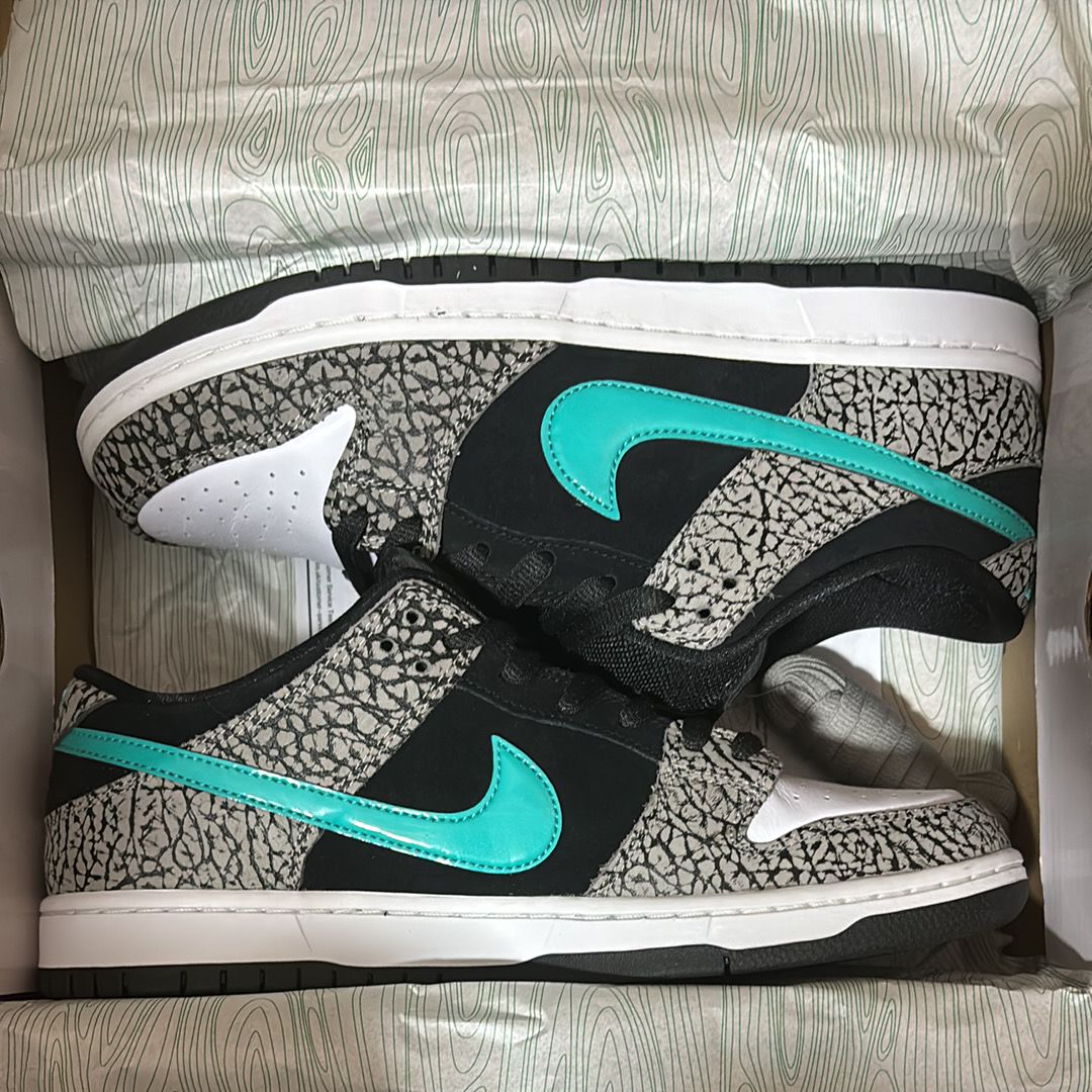 Nike SB Dunk Low "Elephant/Safari"