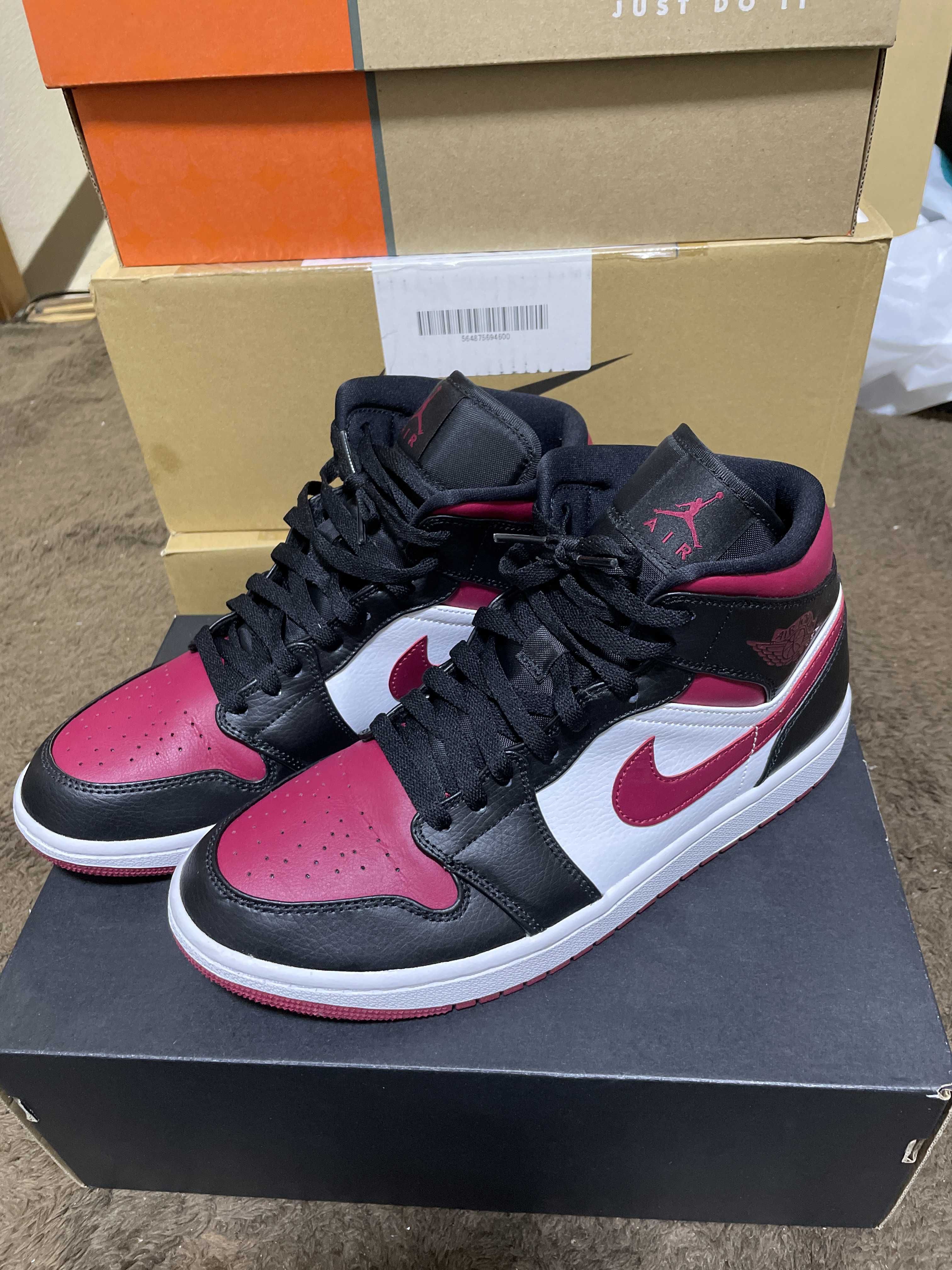 NIKE AIR JORDAN 1 MID "BLACK/RED/WHITE"