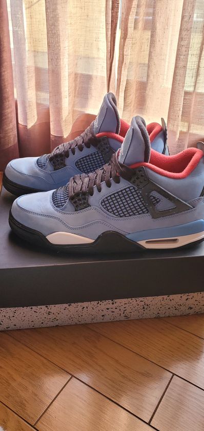 Travis Scott × Nike Air Jordan 4 Retro Cactus Jack "University Blue"