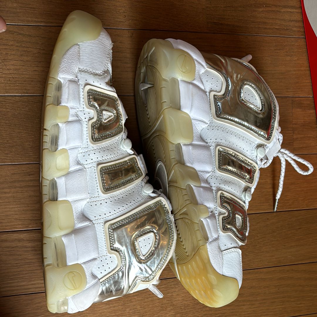 NIKE Women's AIR MORE UPTEMPO CHROME WHITE/SILVER