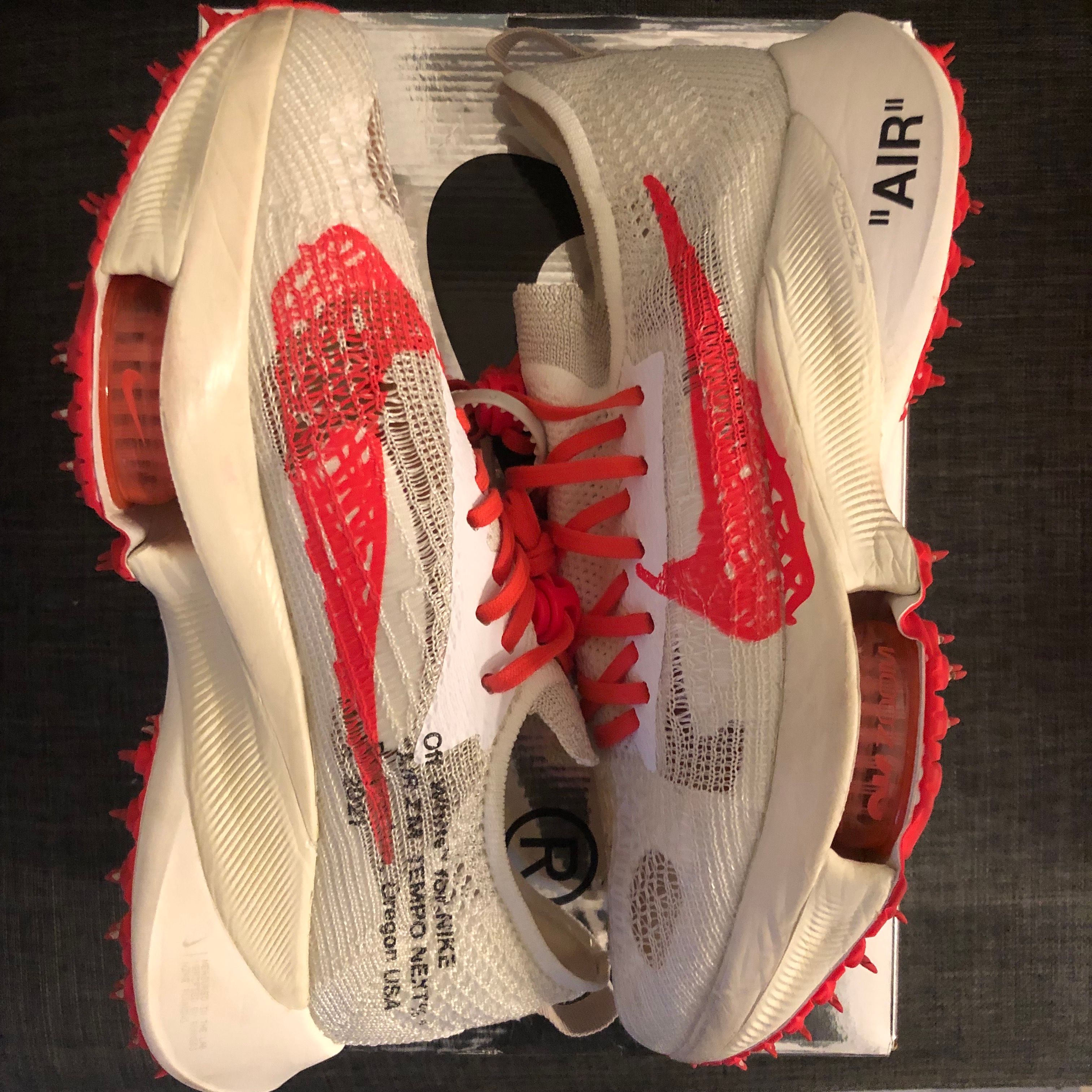 Off-White × Nike Air Zoom Tempo Next% Flyknit "Solar Red"