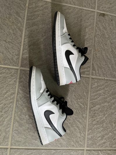 Nike Air Jordan 1 Low "Light Smoke Grey"