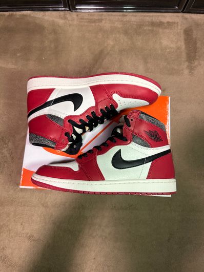 Nike Air Jordan 1 High OG "Lost & Found/Chicago"