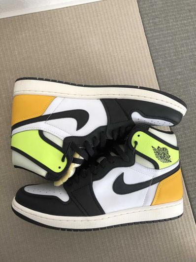 Nike Air Jordan 1 High OG "Volt Gold"