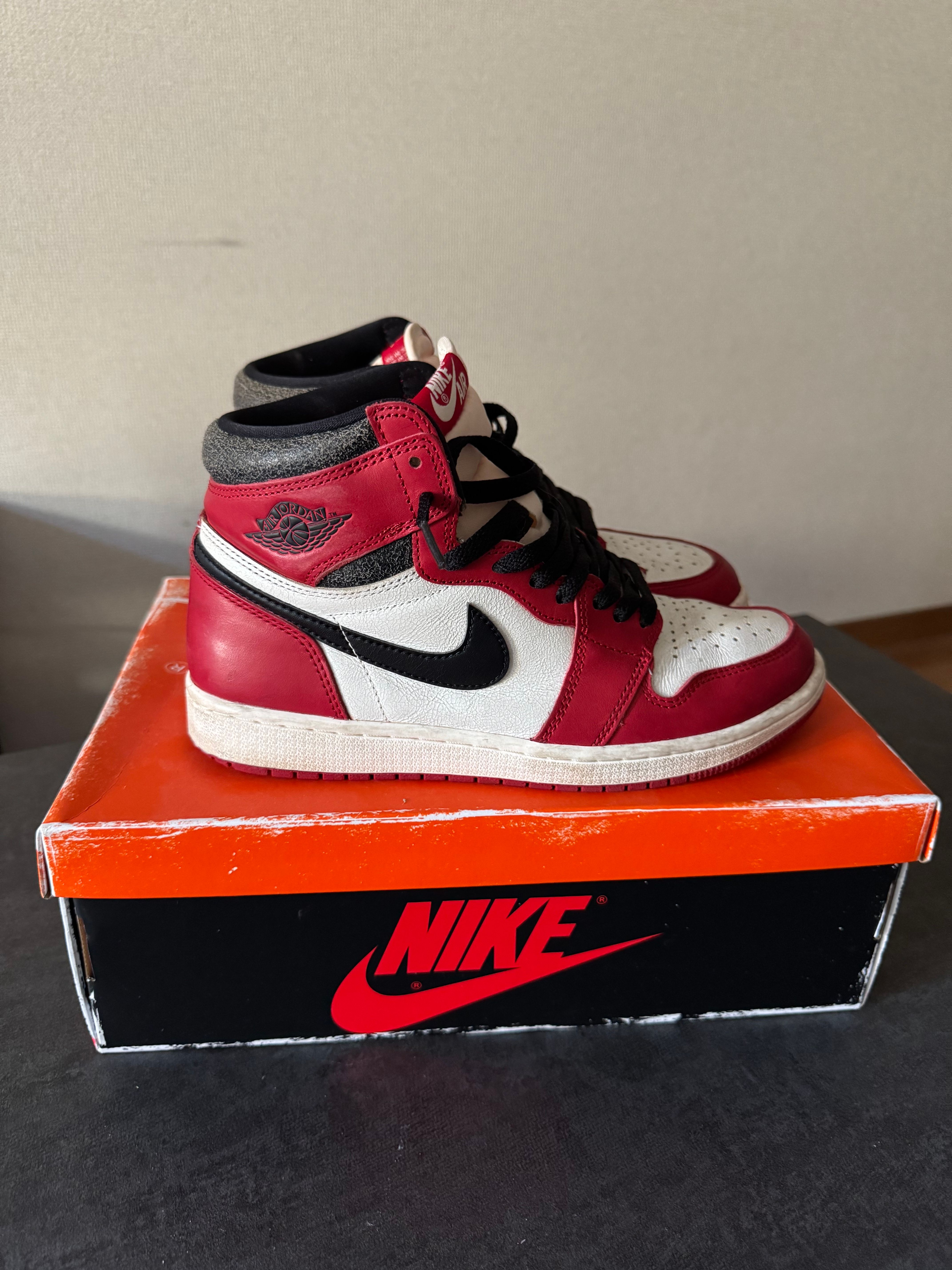 Nike Air Jordan 1 High OG "Lost & Found/Chicago"