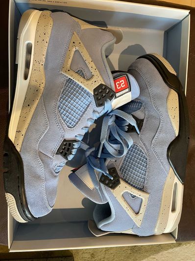 Nike Air Jordan 4 "University Blue"