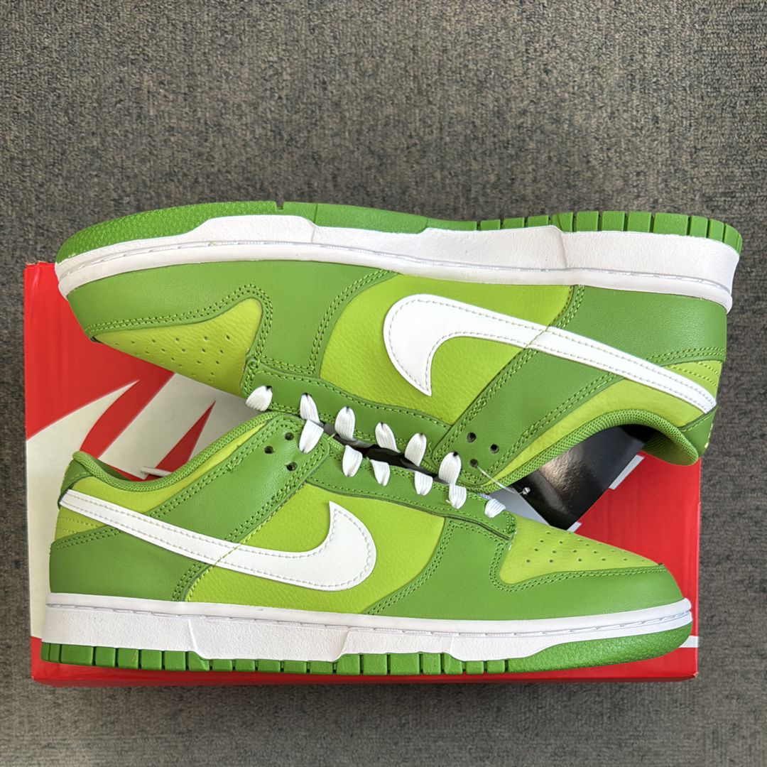 Nike Dunk Low "Chlorophyll/White/Vivid Green"