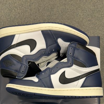 Nike Air Jordan 1 Retro High OG "Midnight Navy"