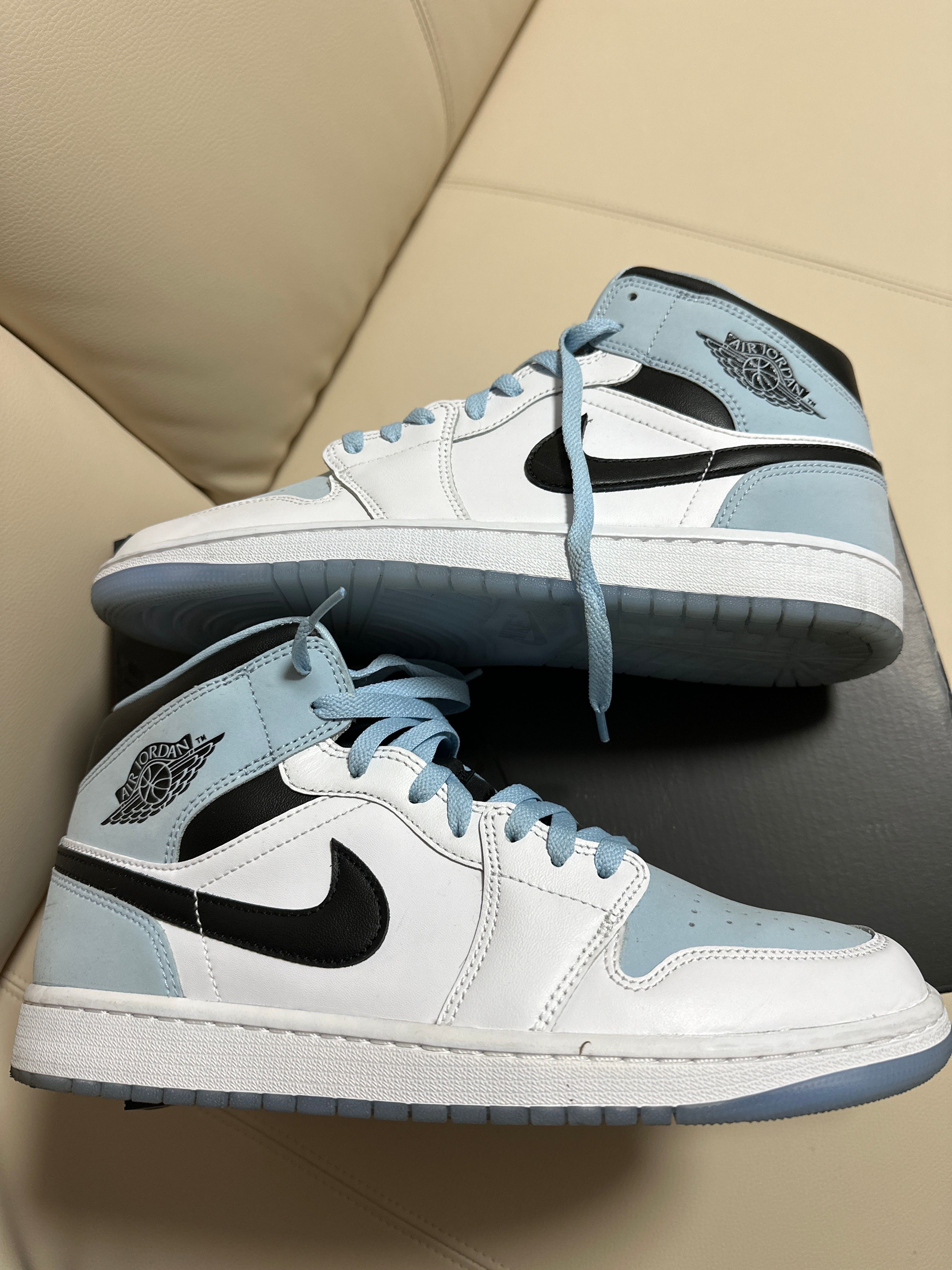 Nike Air Jordan 1 Mid "Ice Blue Nubuck"