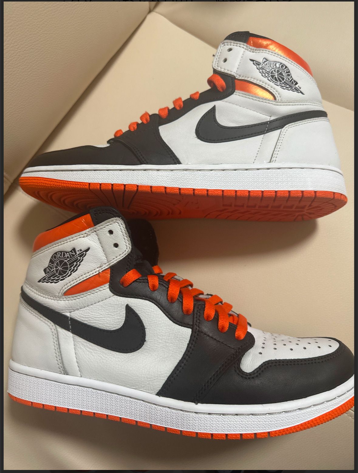 Nike Air Jordan 1 Retro High OG "Electro Orange"