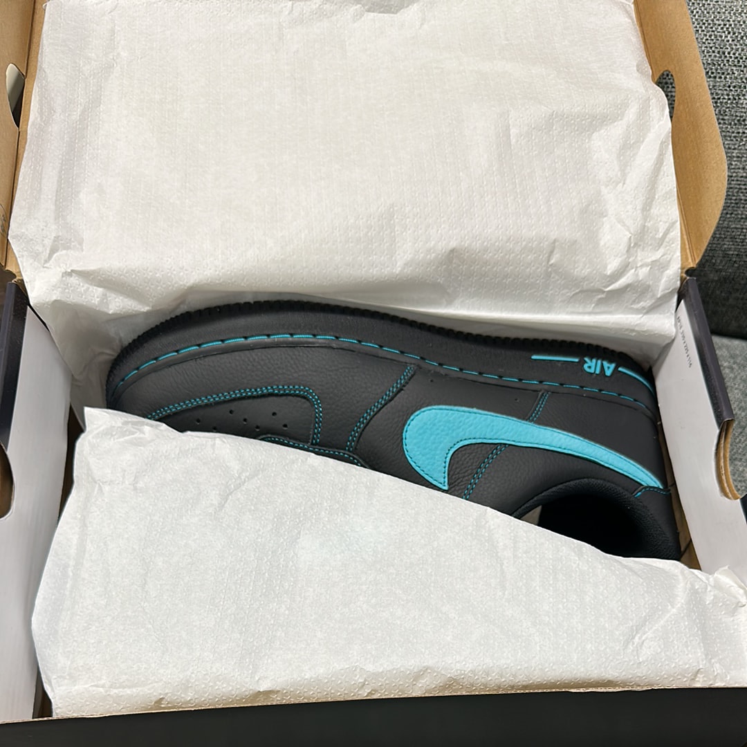 Nike Air Force 1 Low "Black Tiffany"