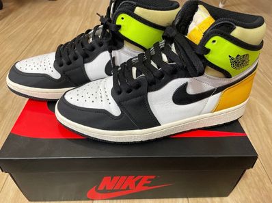 Nike Air Jordan 1 High OG "Volt Gold"