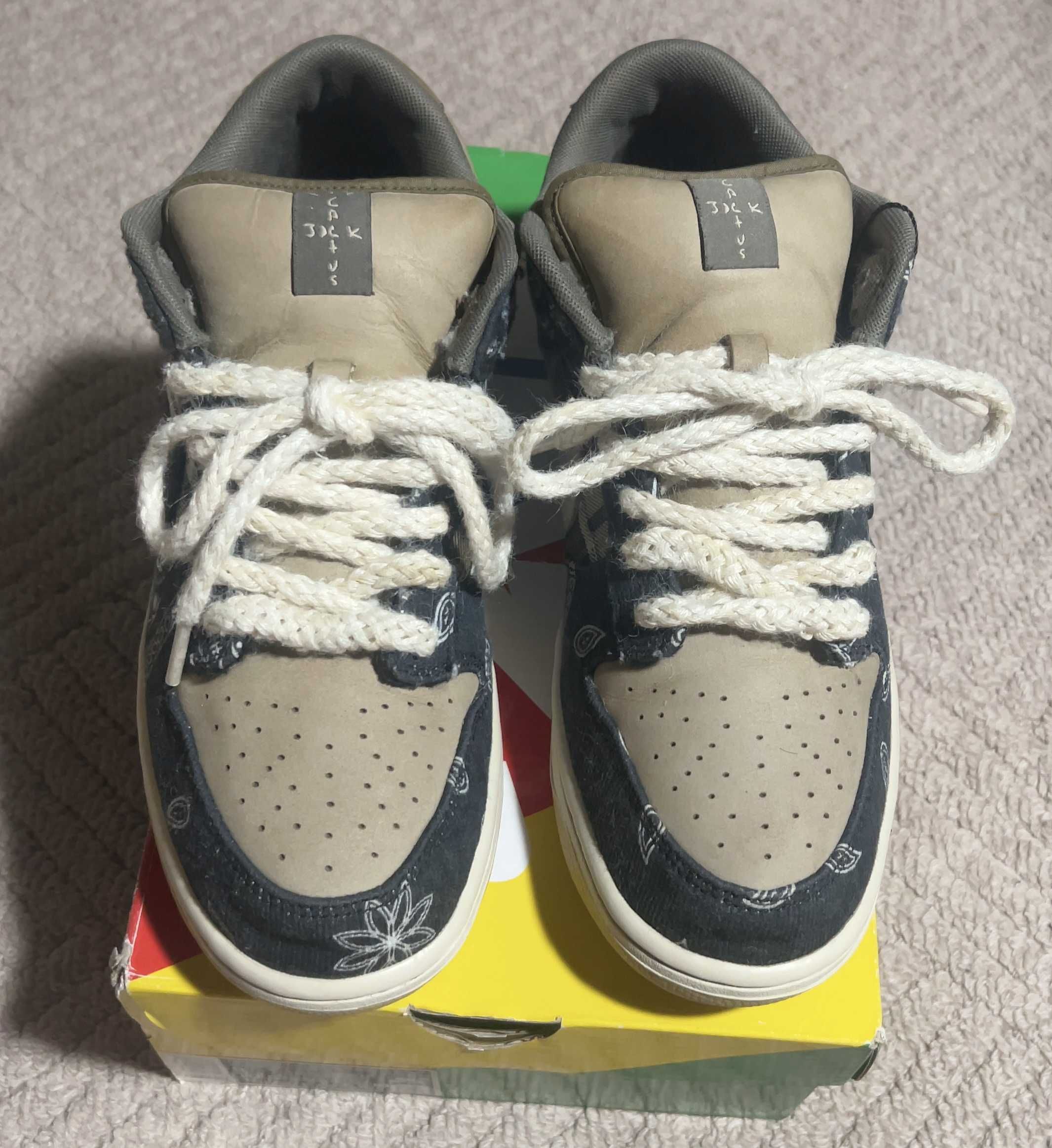 Travis Scott × Nike SB Dunk Low "Black/Parachute Beige"