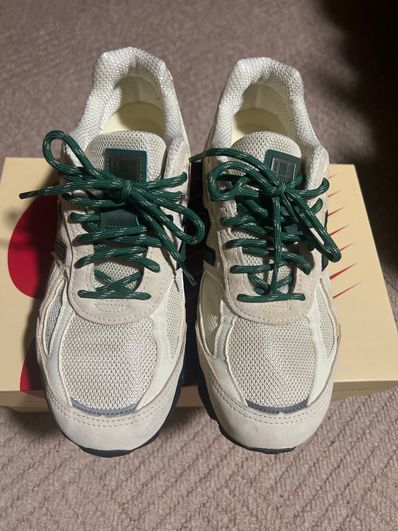 New Balance 990V4 "Macadamia Nut"