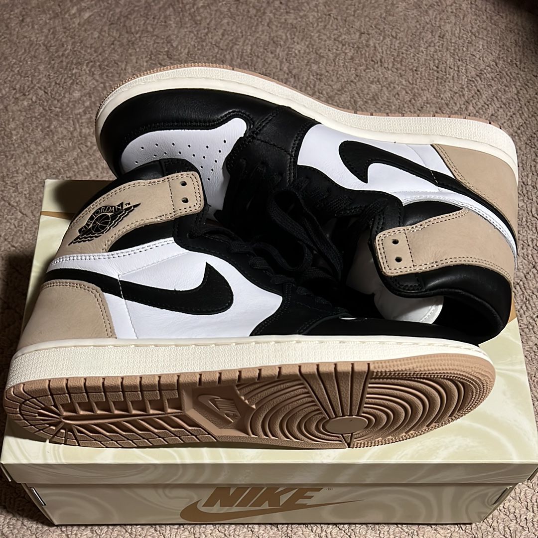 Nike Women's Air Jordan 1 Retro High OG "Latte"