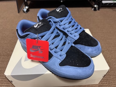 Supreme × Nike SB Dunk Low "Ocean Fog" (North America Exclusive) (25FW Week2)