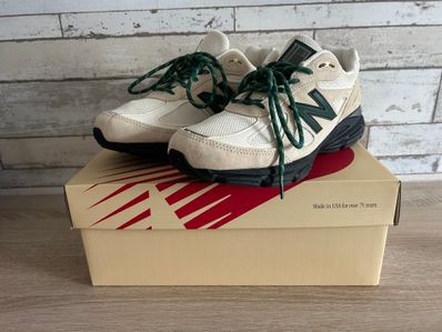 New Balance 990V4 "Macadamia Nut"