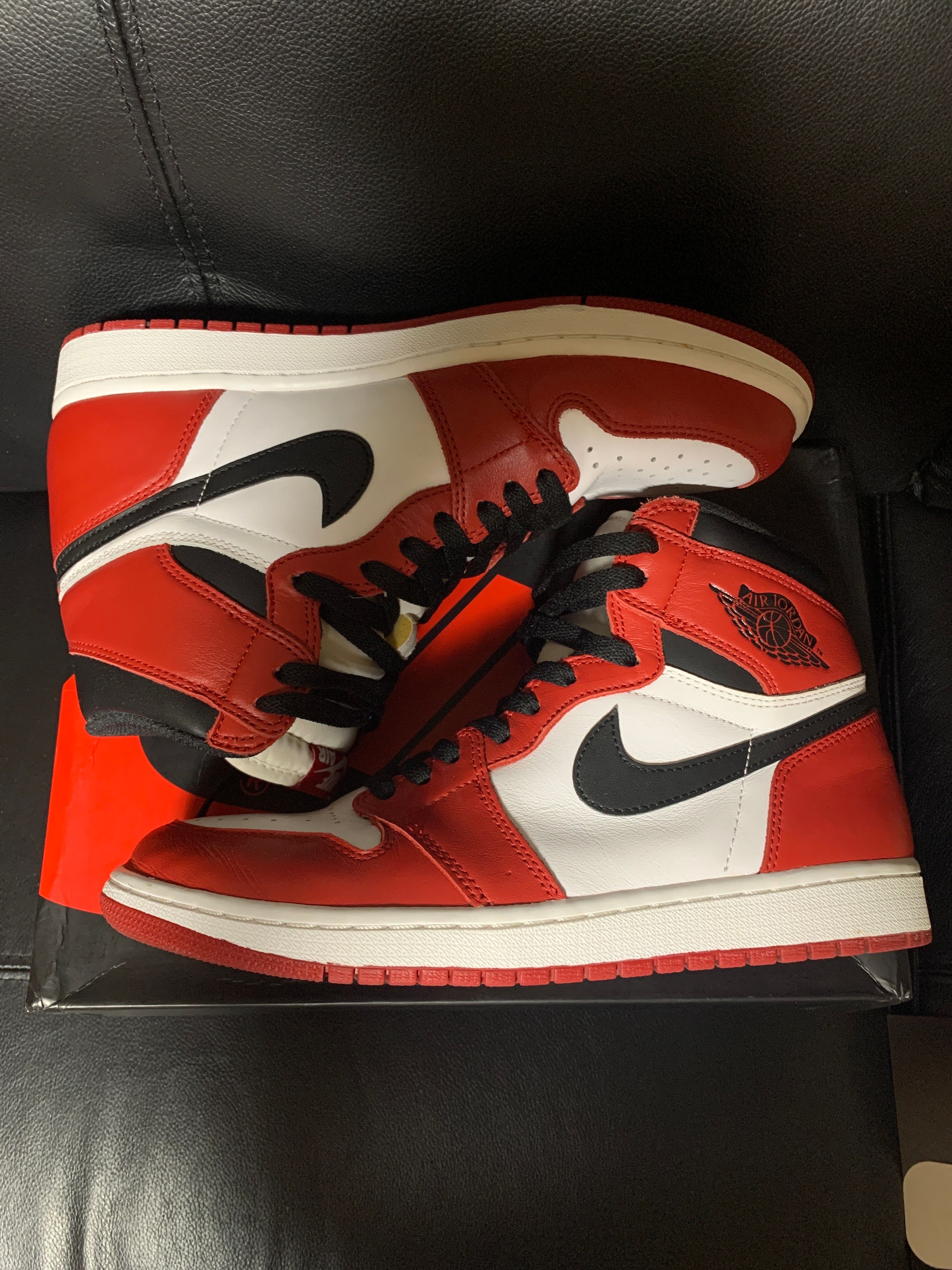 Nike Air Jordan 1 Retro High "Chicago" (2015)