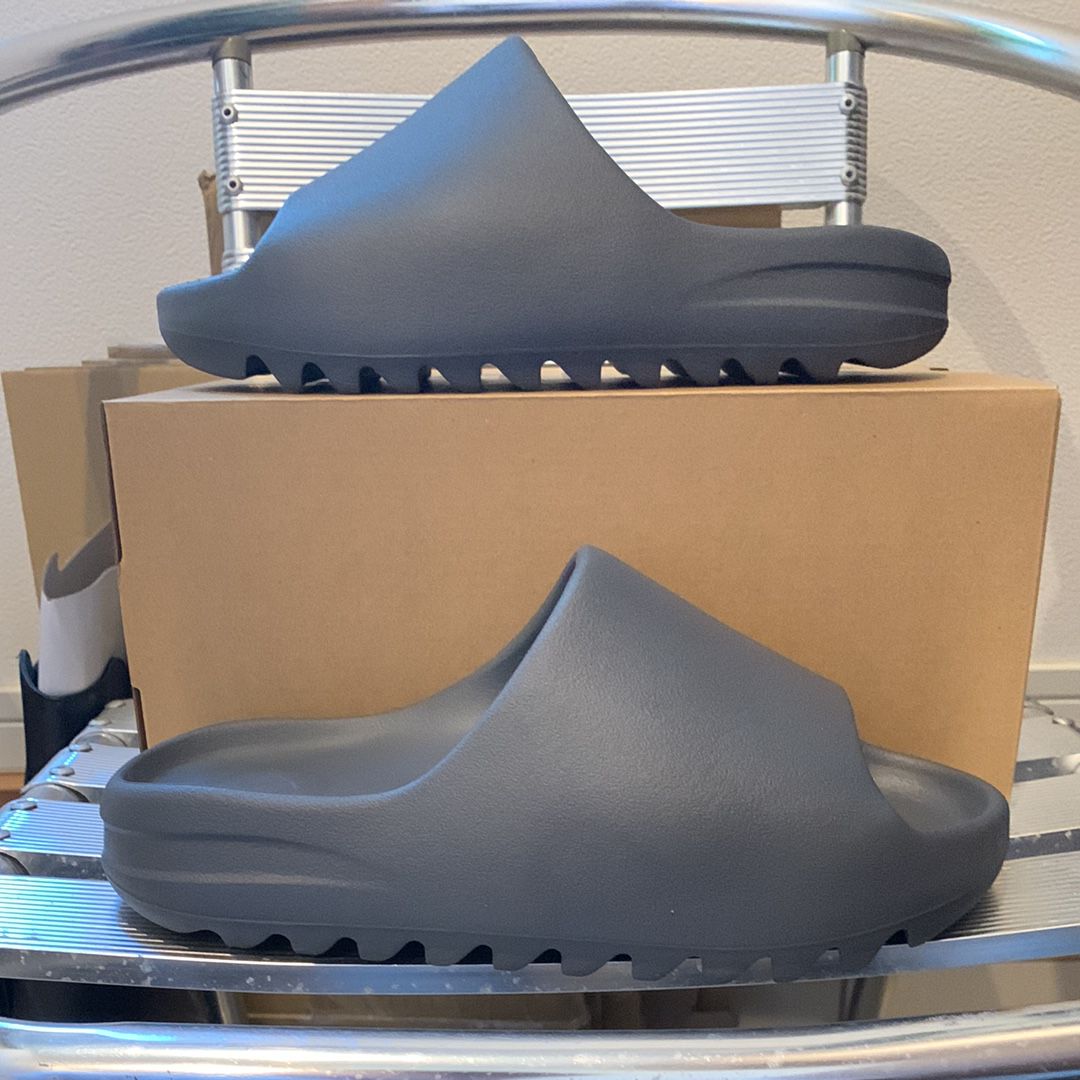 adidas YEEZY Slide "Slate Grey"