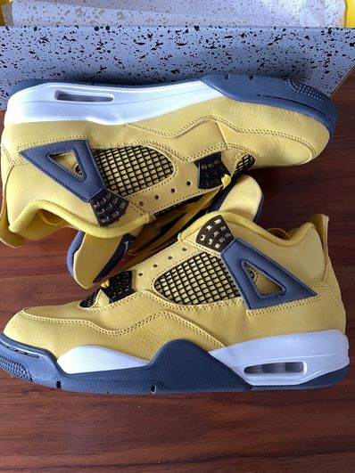 Nike Air Jordan 4 "Tour Yellow"