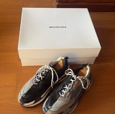 BALENCIAGA Triple S "Black/Red"