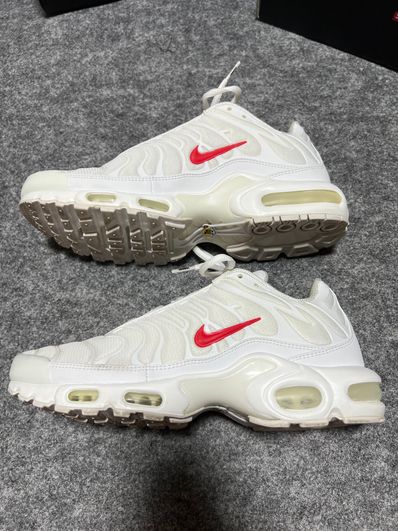 Supreme x Nike Air Max Plus TN "White/Speed Red"