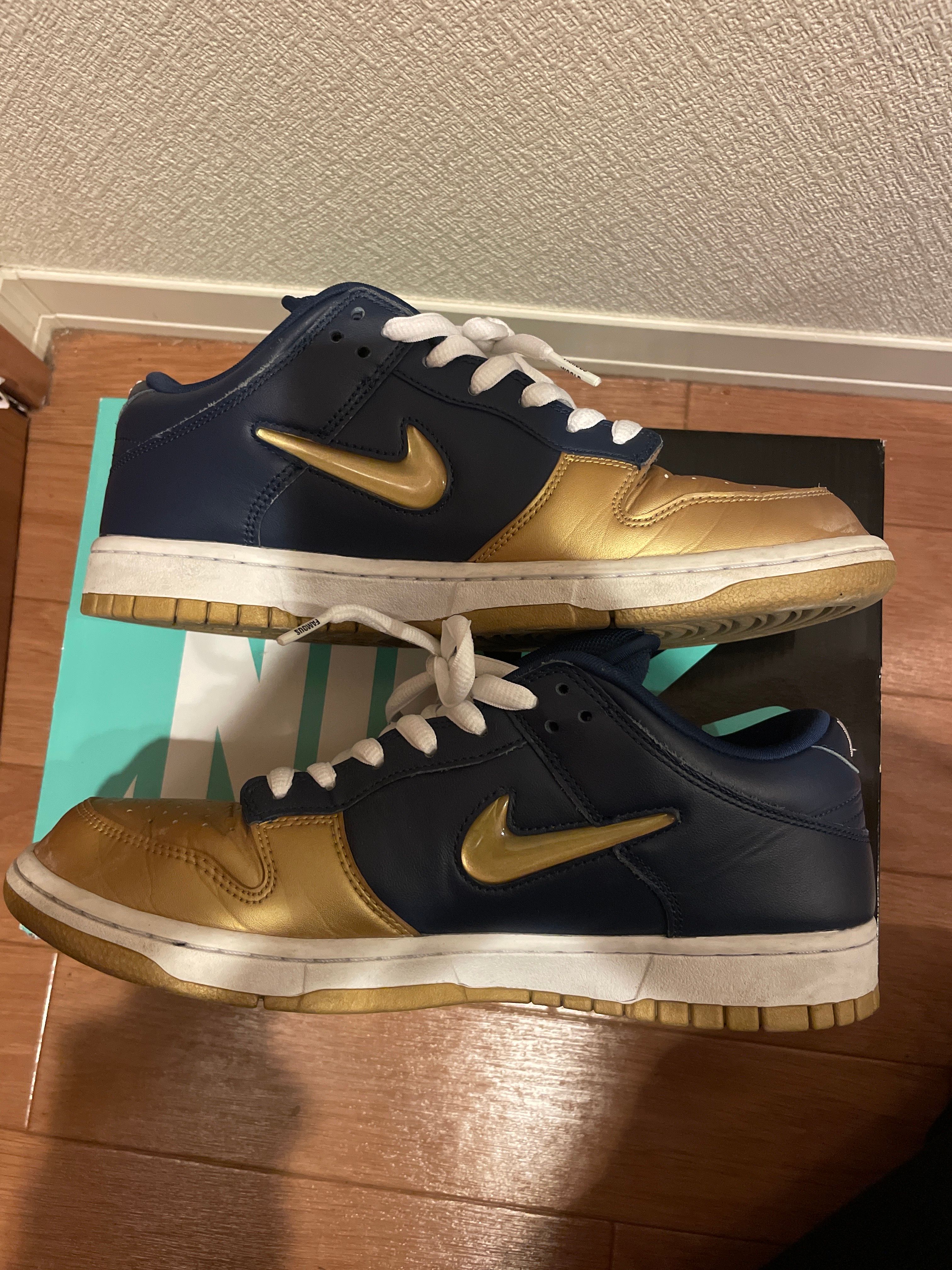 Supreme × Nike SB Dunk Low OG QS "Metallic Gold/Navy"