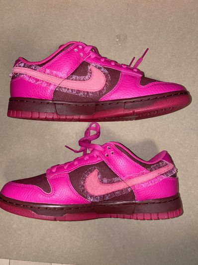 Nike Women's Dunk Low "Valentines Day"
