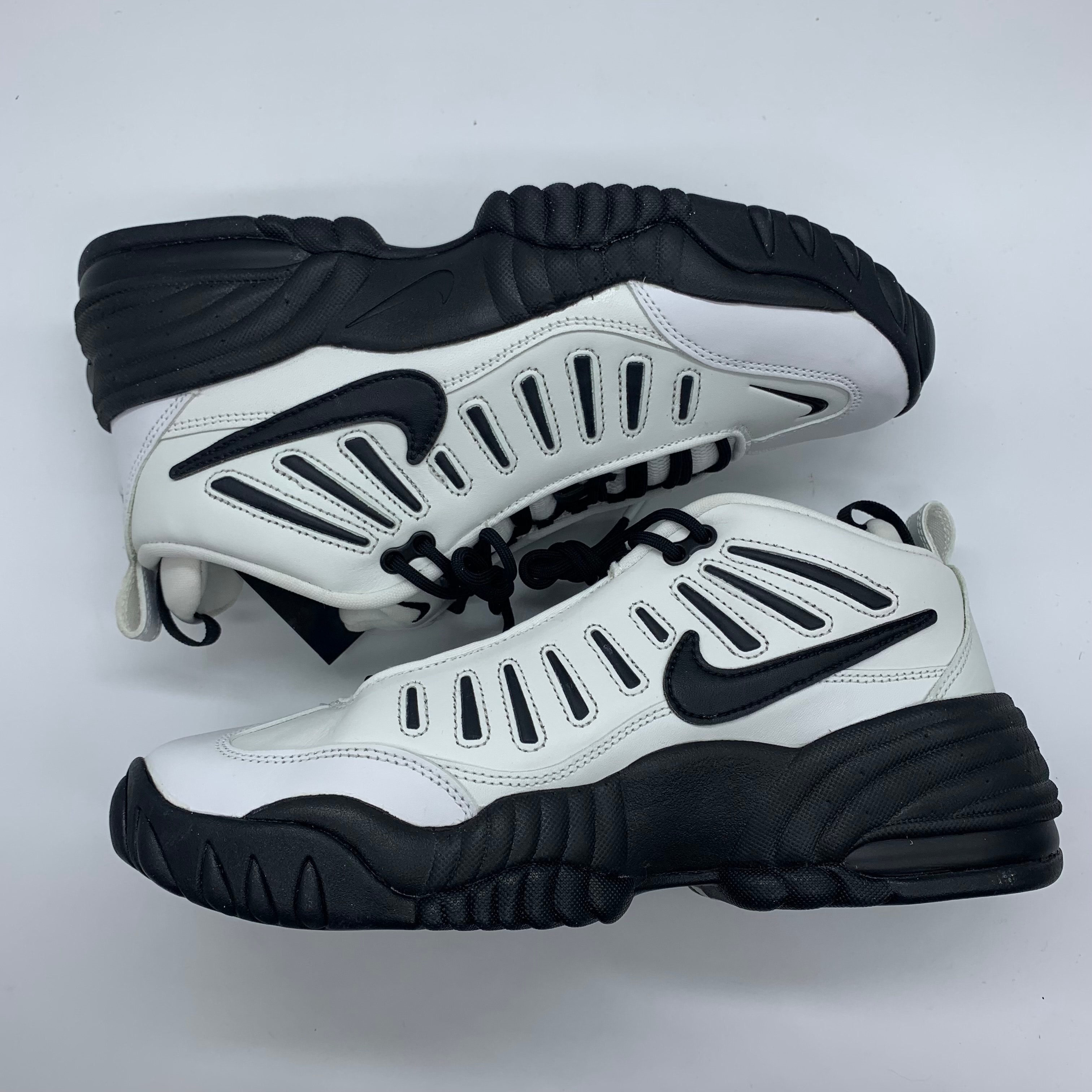 アンブッシュ × ナイキ エアアジャストフォース "サミット ホワイト アンド ブラック"