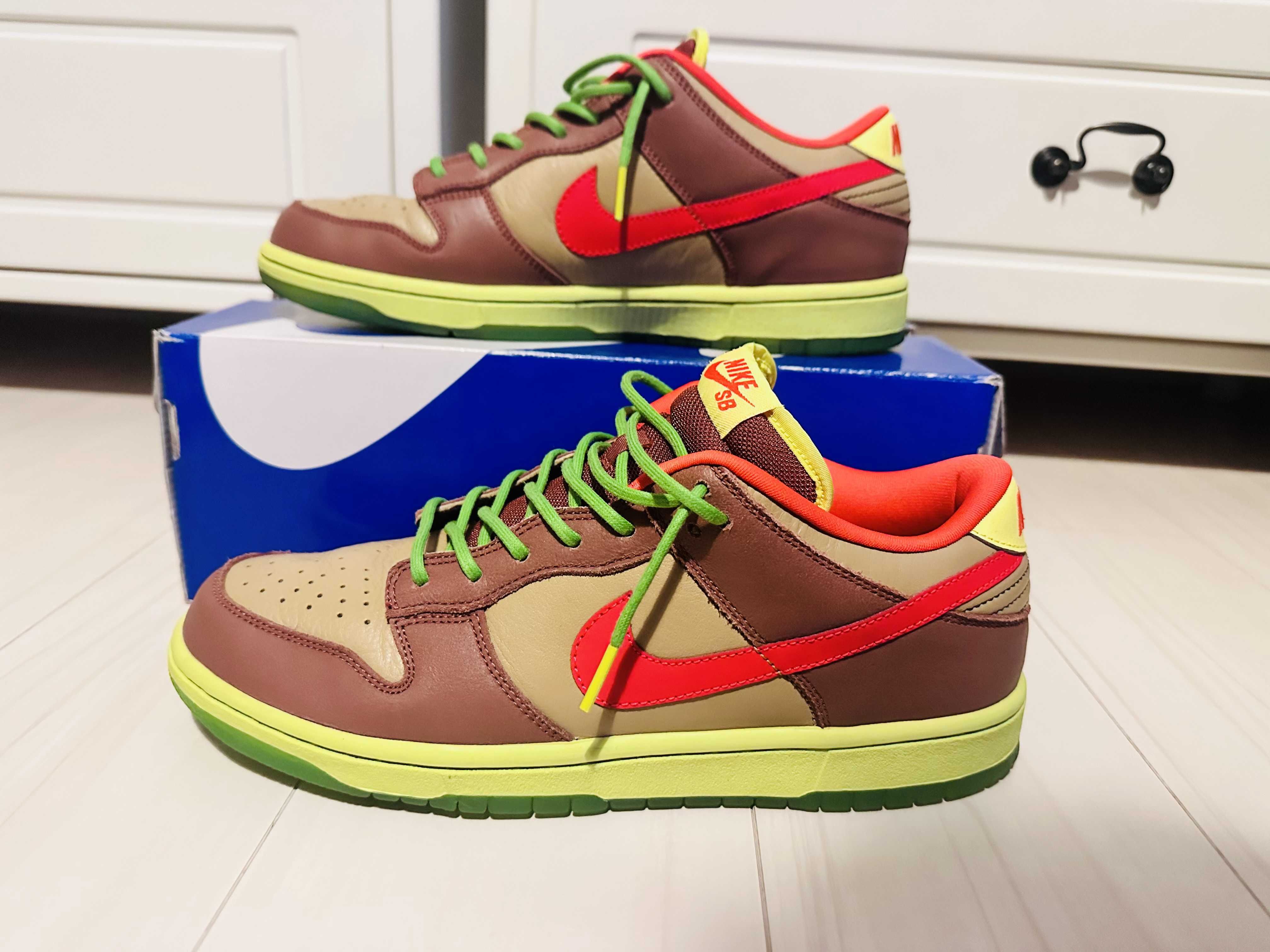 Nike SB Dunk Low "Toxic Sea Robbin"
