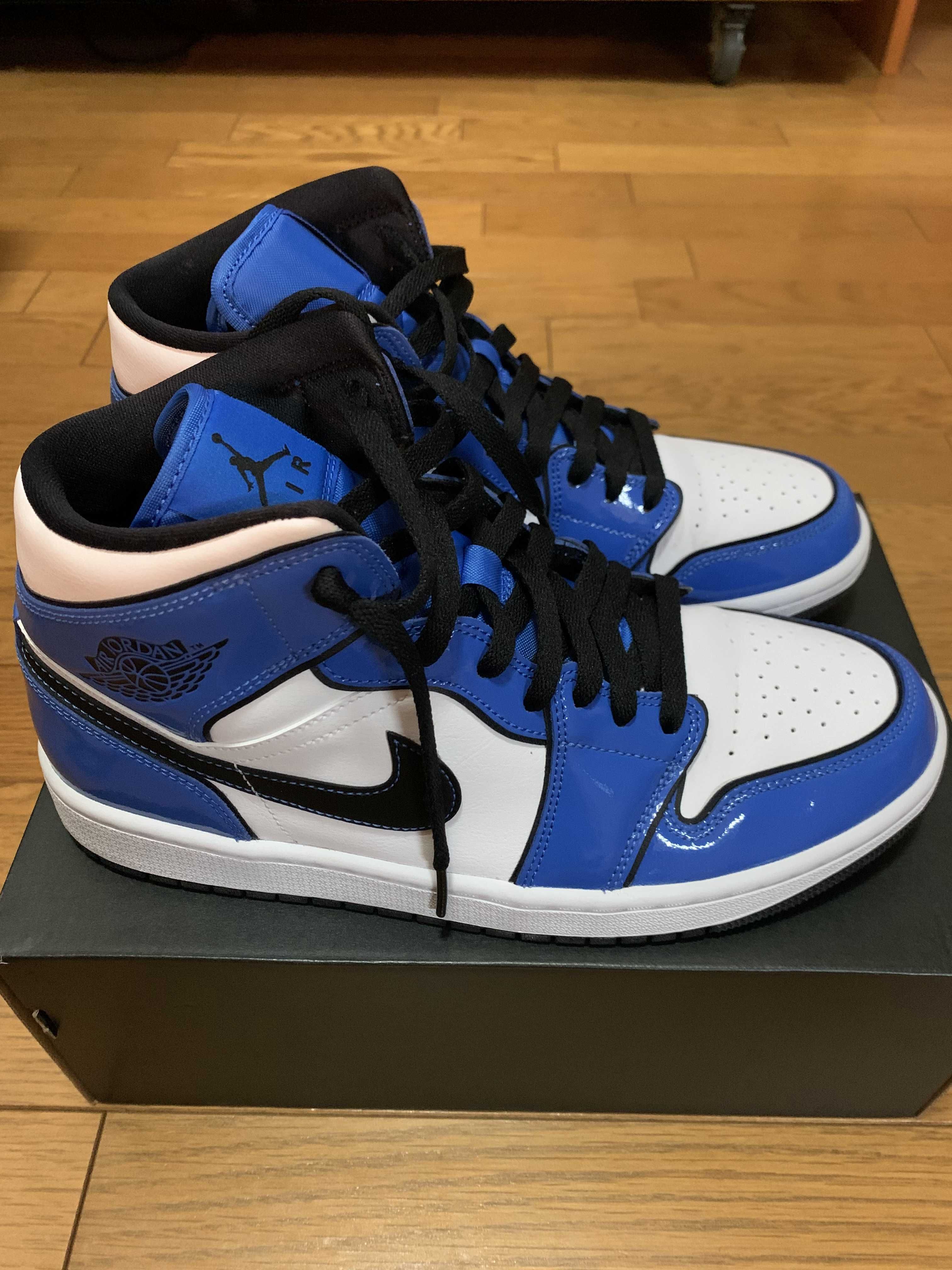 Nike Air Jordan 1 Mid SE "Signal Blue"