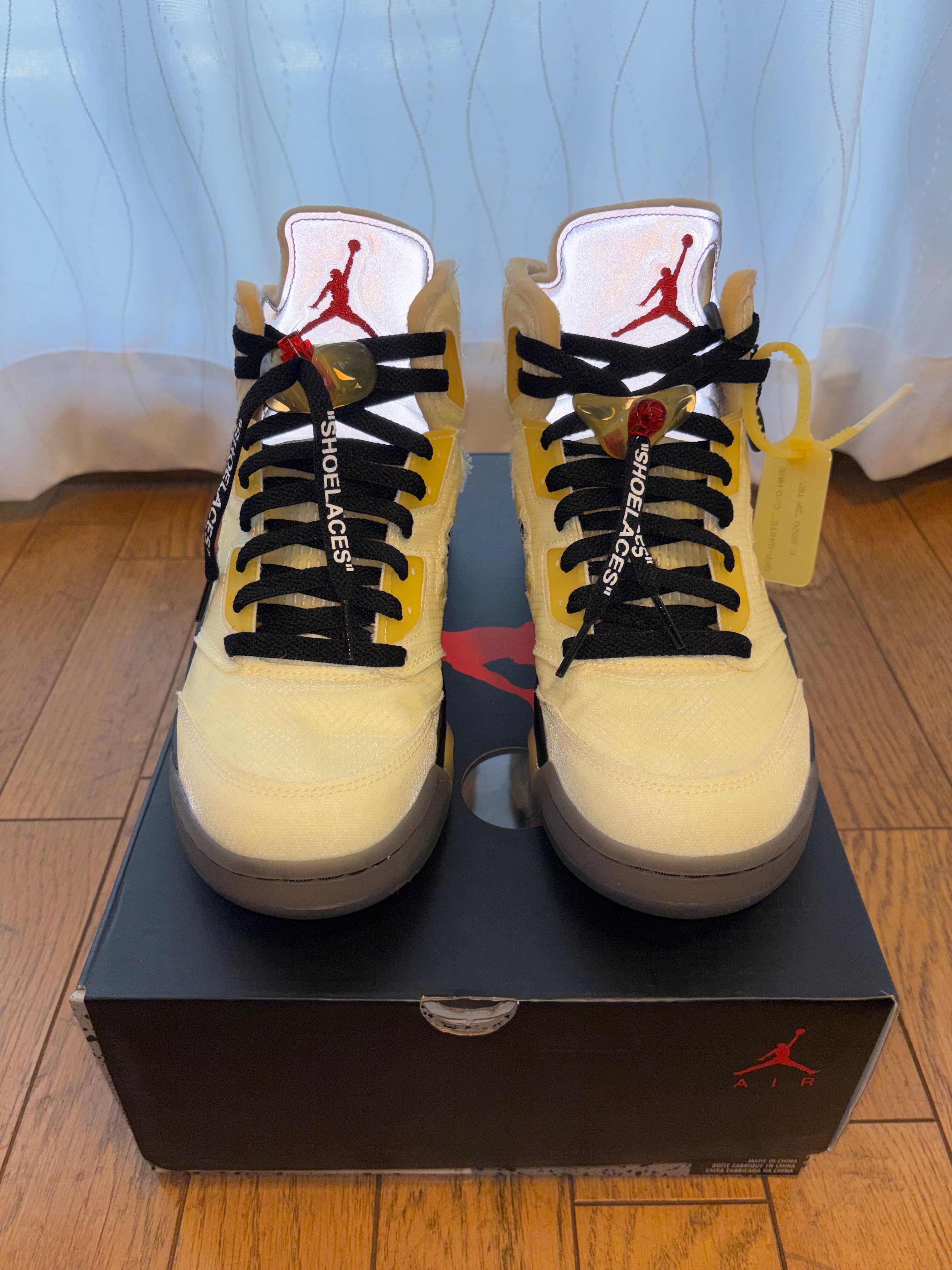 オフホワイト × ナイキ エアジョーダン5 "セイル"