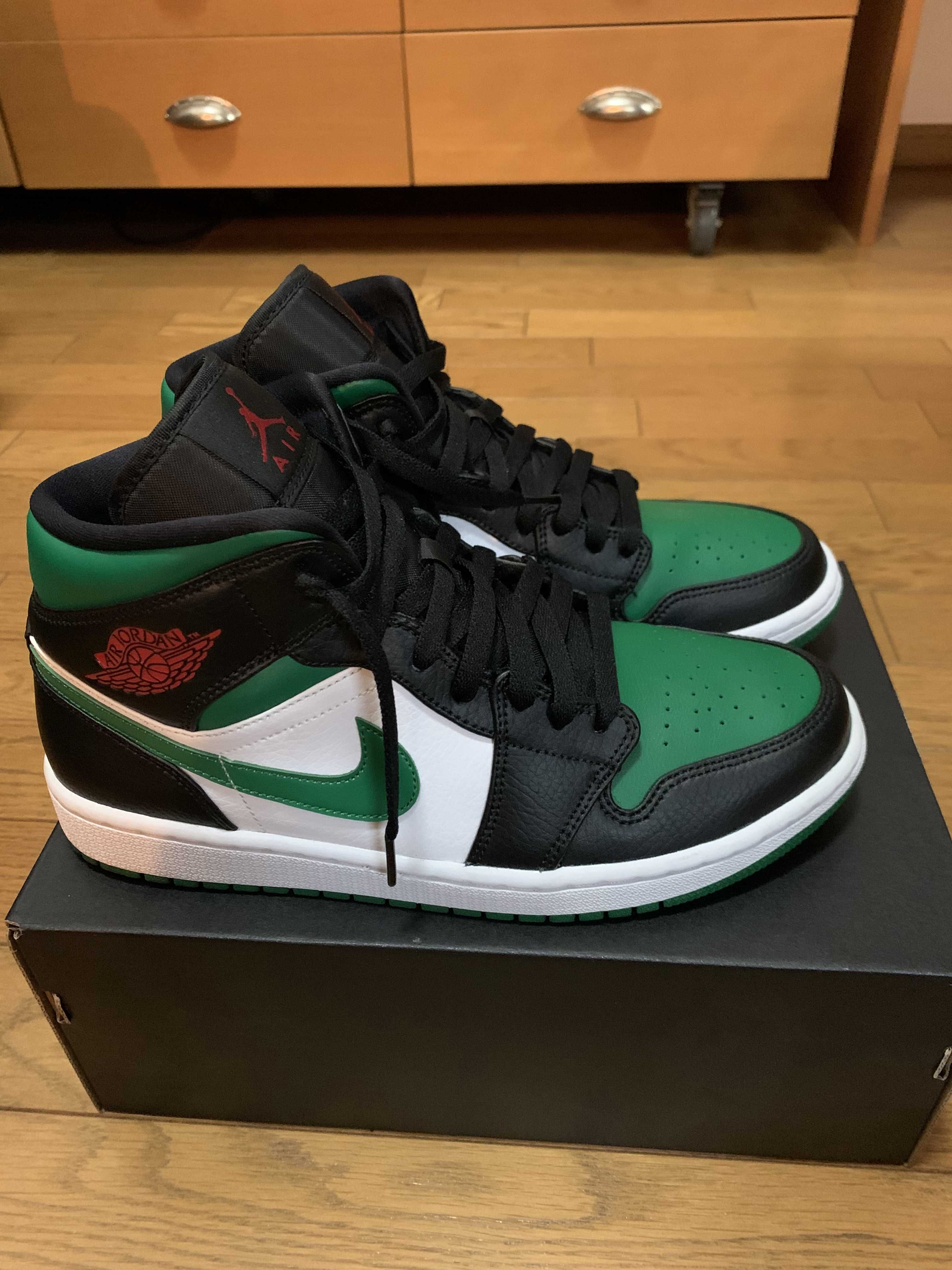 Nike Air Jordan 1 Mid "Pine Green"