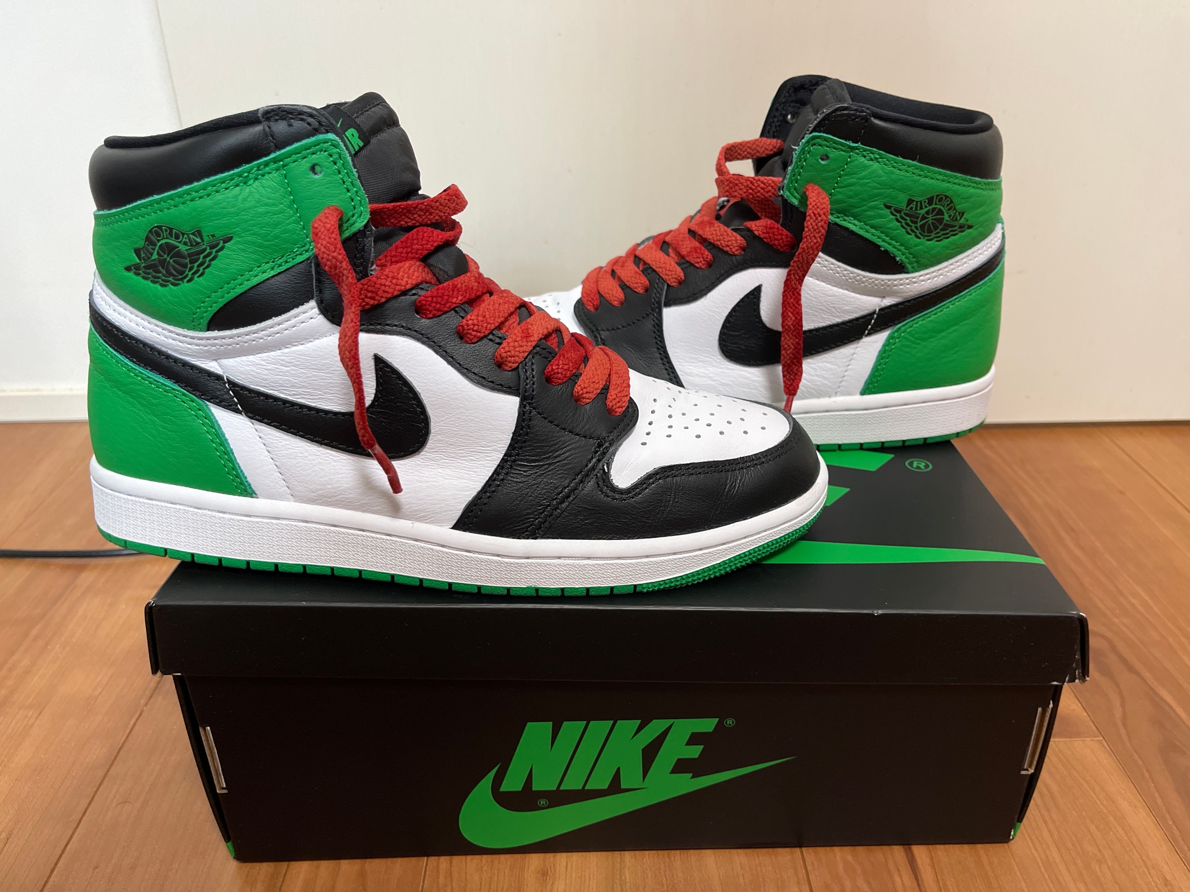 Nike Air Jordan 1 Retro High OG "Celtics/Black and Lucky Green" (2023)