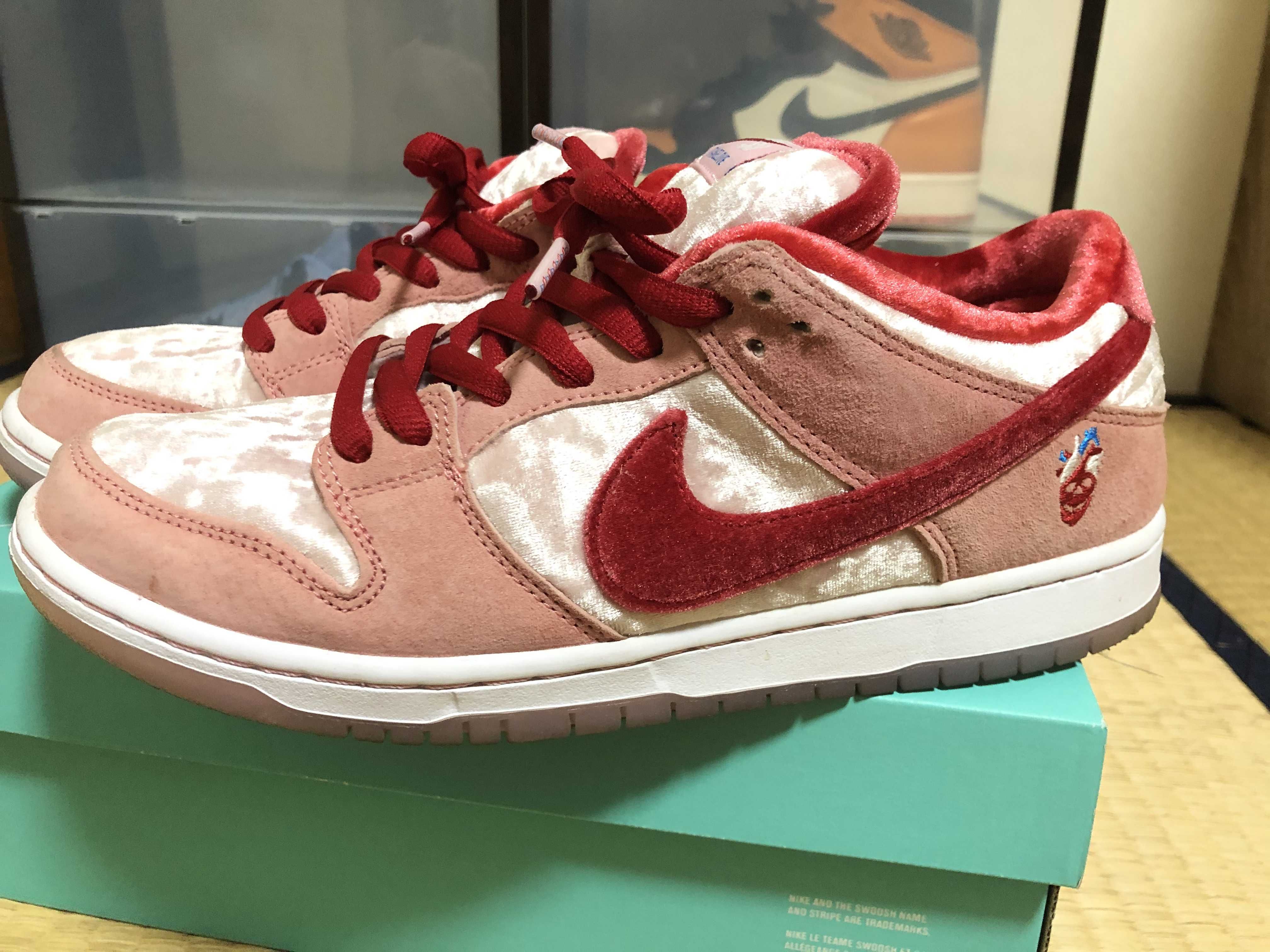 Strangelove × Nike SB Dunk Low "Valentine’s Day"