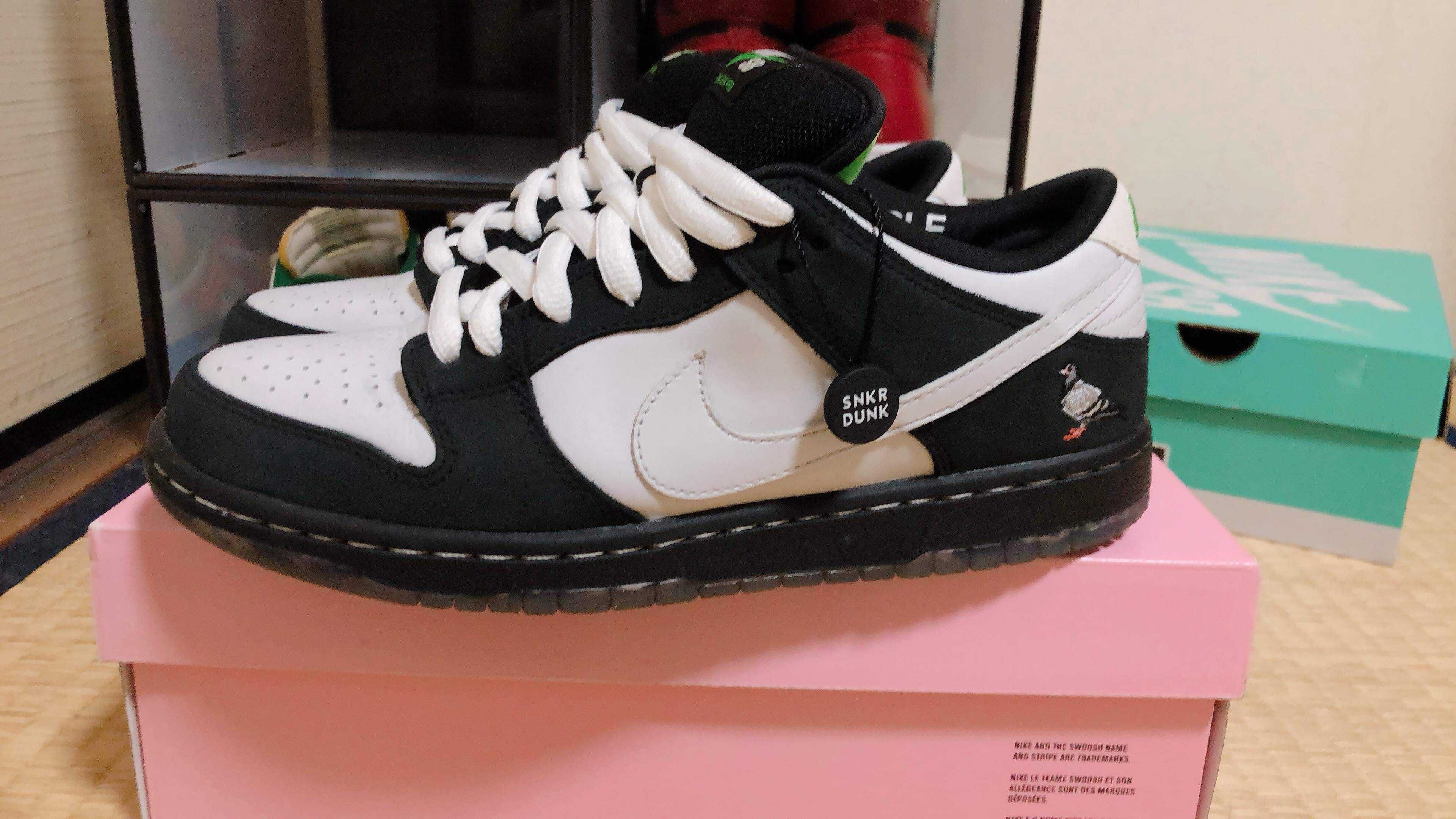STAPLE × Nike SB Dunk Low "Pigeon Black/White"